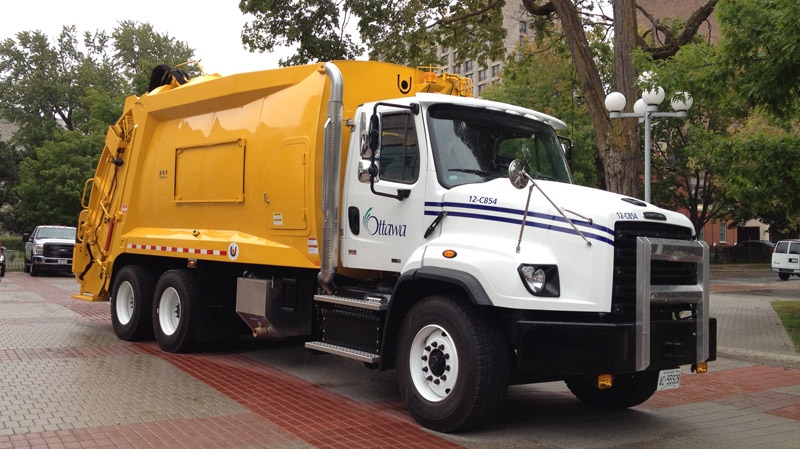 The city of Ottawa unveiled dual-collection garbage trucks that will be able to collect organic waste and recyclable materials at the same time. 