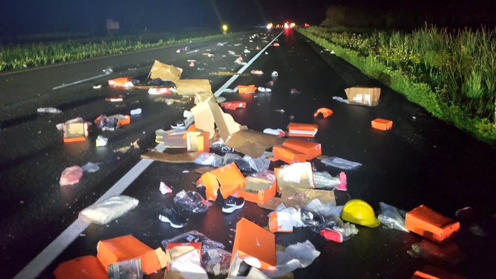 A two vehicle crash on Highway 401 Friday left a trail of Nike debris. (Photo courtesy: Twitter/OPP_ER)