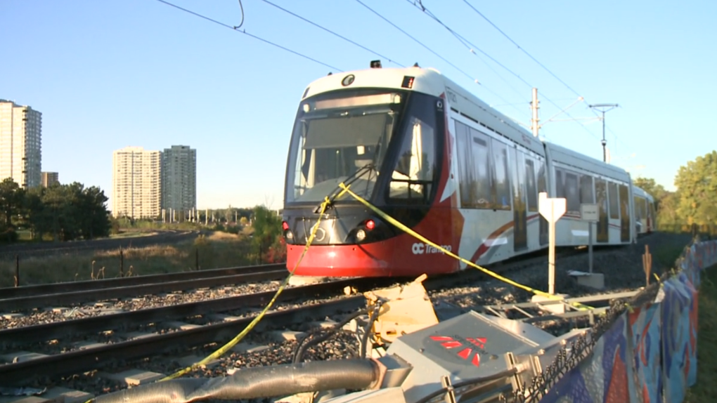 An LRT train that detailed on Sunday, Sept. 19 remained on the line on Monday, Sept. 20. (Jim O'Grady / CTV News Ottawa)
