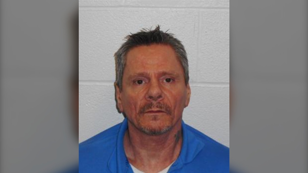 Federal offender Steven Mavis, 59, is wanted on a Canada-wide warrant. Police say he is known to frequent Ottawa. (OPP)