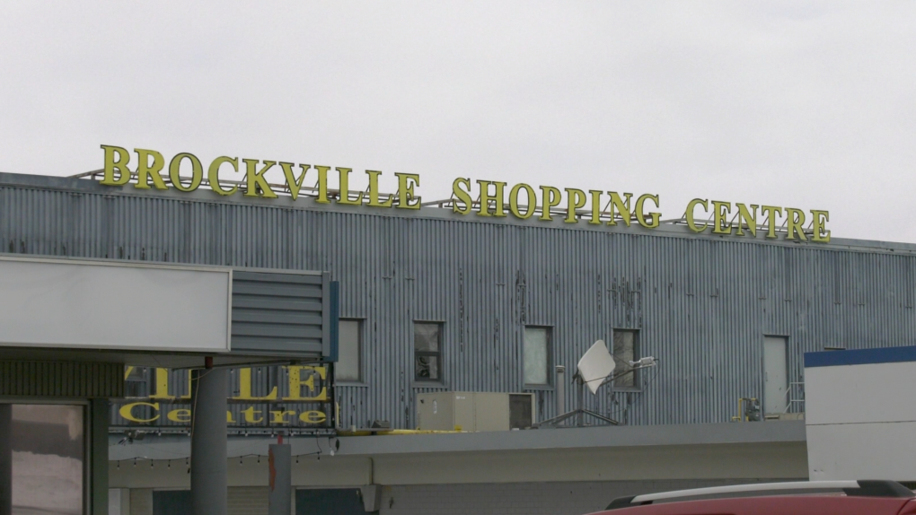 Empty stores at the Brockville Shopping Centre. (Nate Vandermeer/CTV News Ottawa)