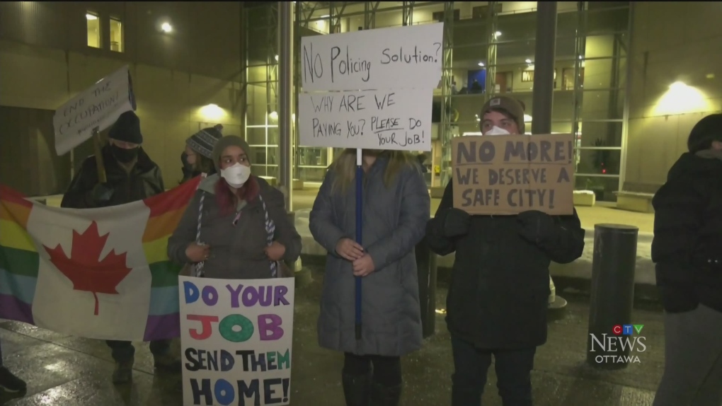 Counter protest continues in Ottawa