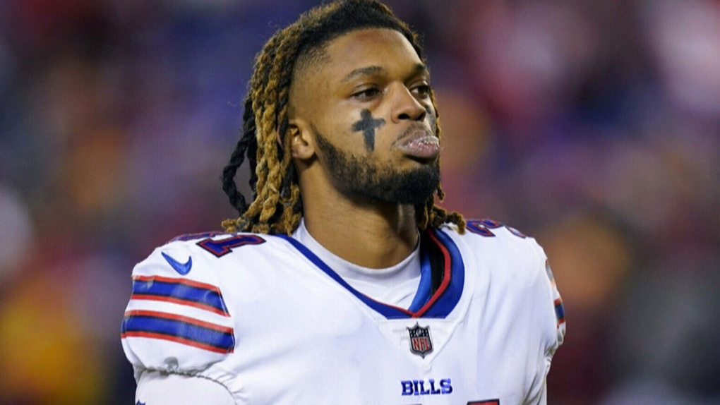 Ambulance comes out for Bills' Damar Hamlin, trainer conducts CPR