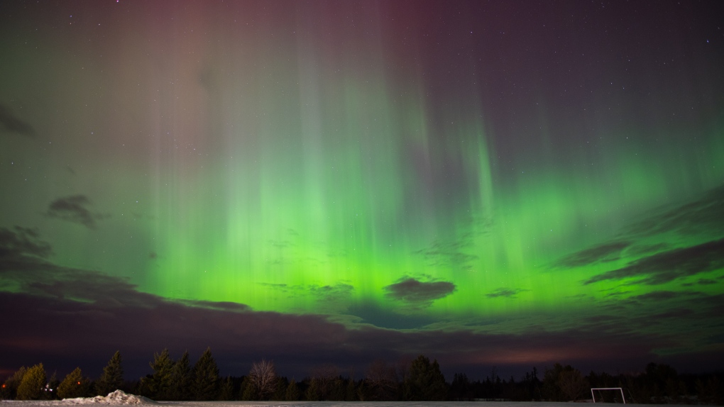 Northern lights overhead in Dunrobin on March 23, 2023. (Christopher Illidge/CTV Viewer)