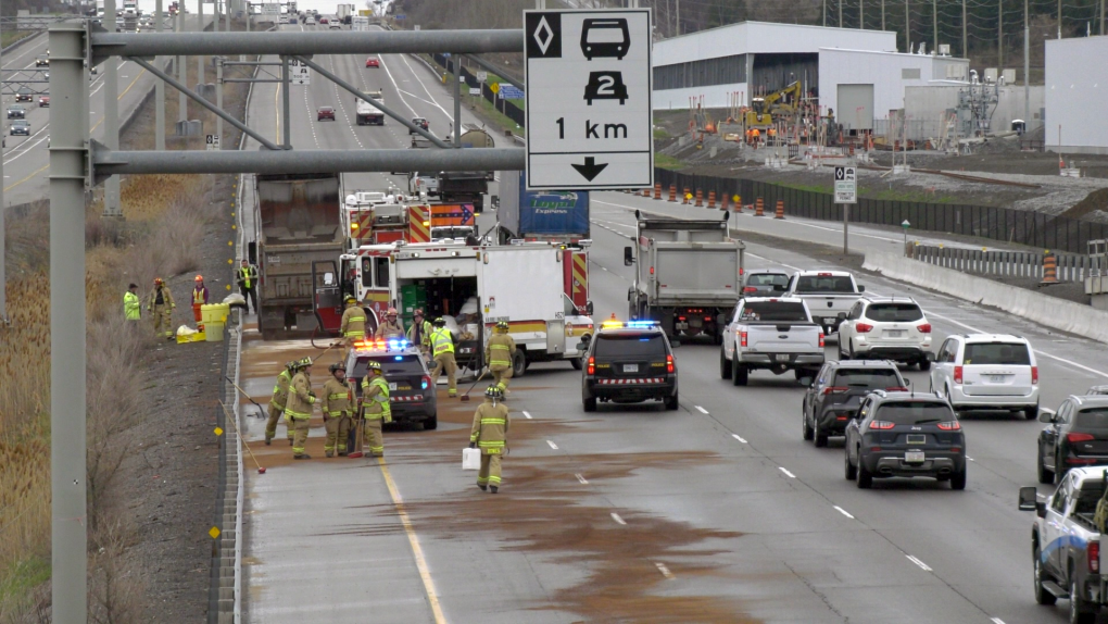 Highway 417 Crash Near Moodie Spills Diesel Ctv News 1265