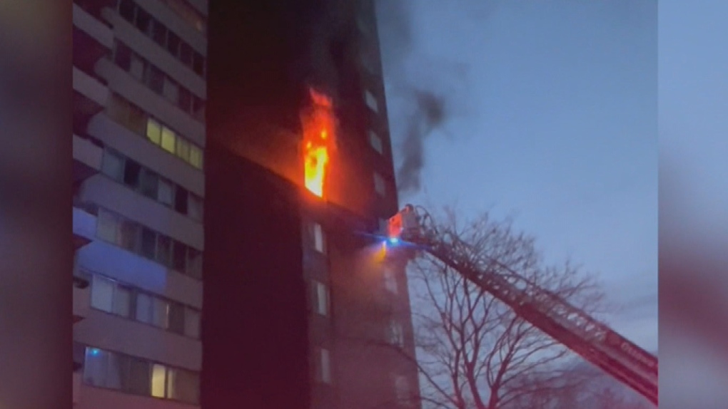 20 displaced after Ottawa apartment fire