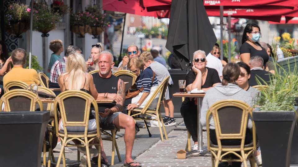 COVID-19, Quebec, Old Montreal, patio